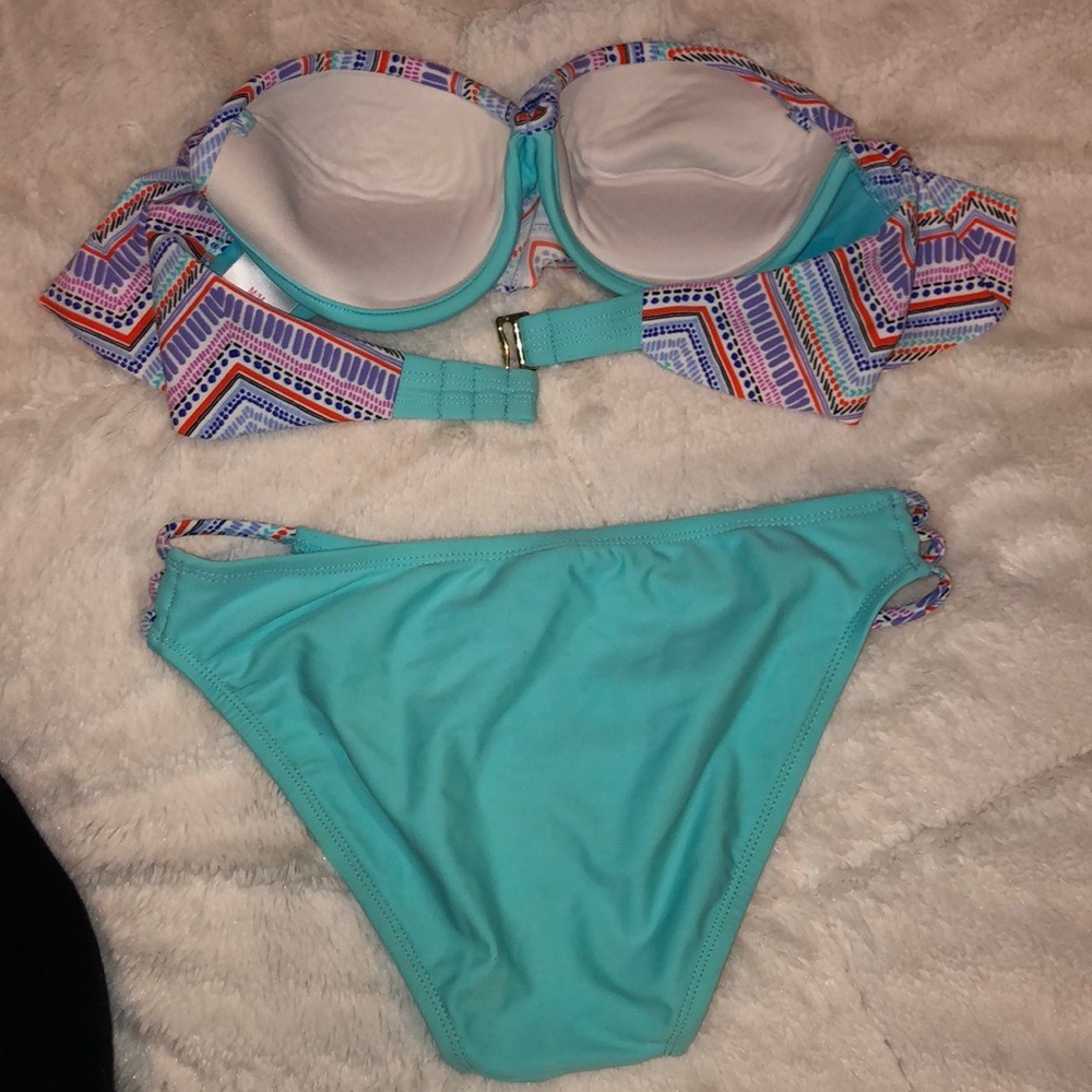 Bathing suit - Picture 2 of 3